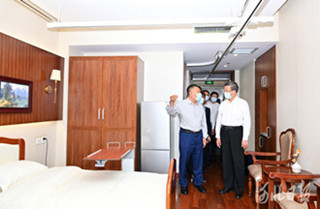 河北省委书记倪岳峰到腾博汇官网国际康健城调研